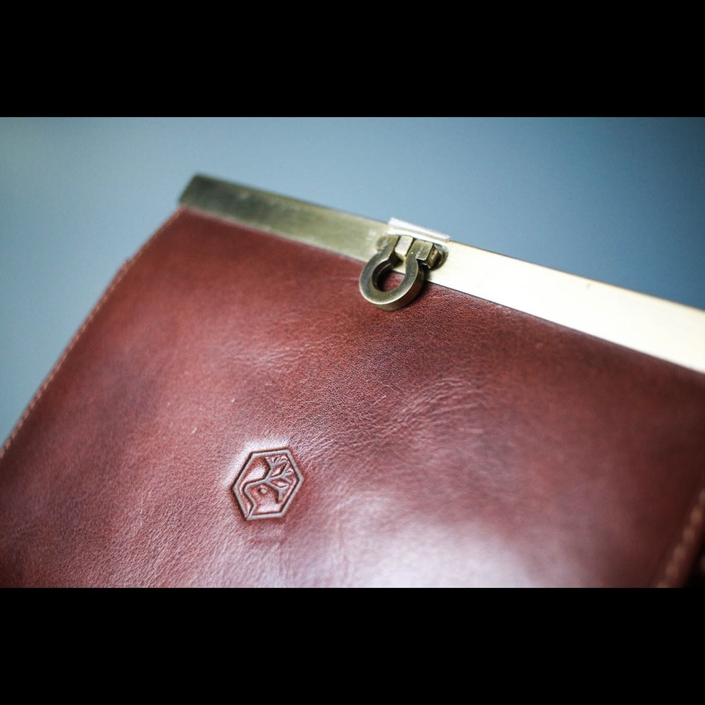 VALENTINA LEATHER CLUTCH - Picture 4 of 5